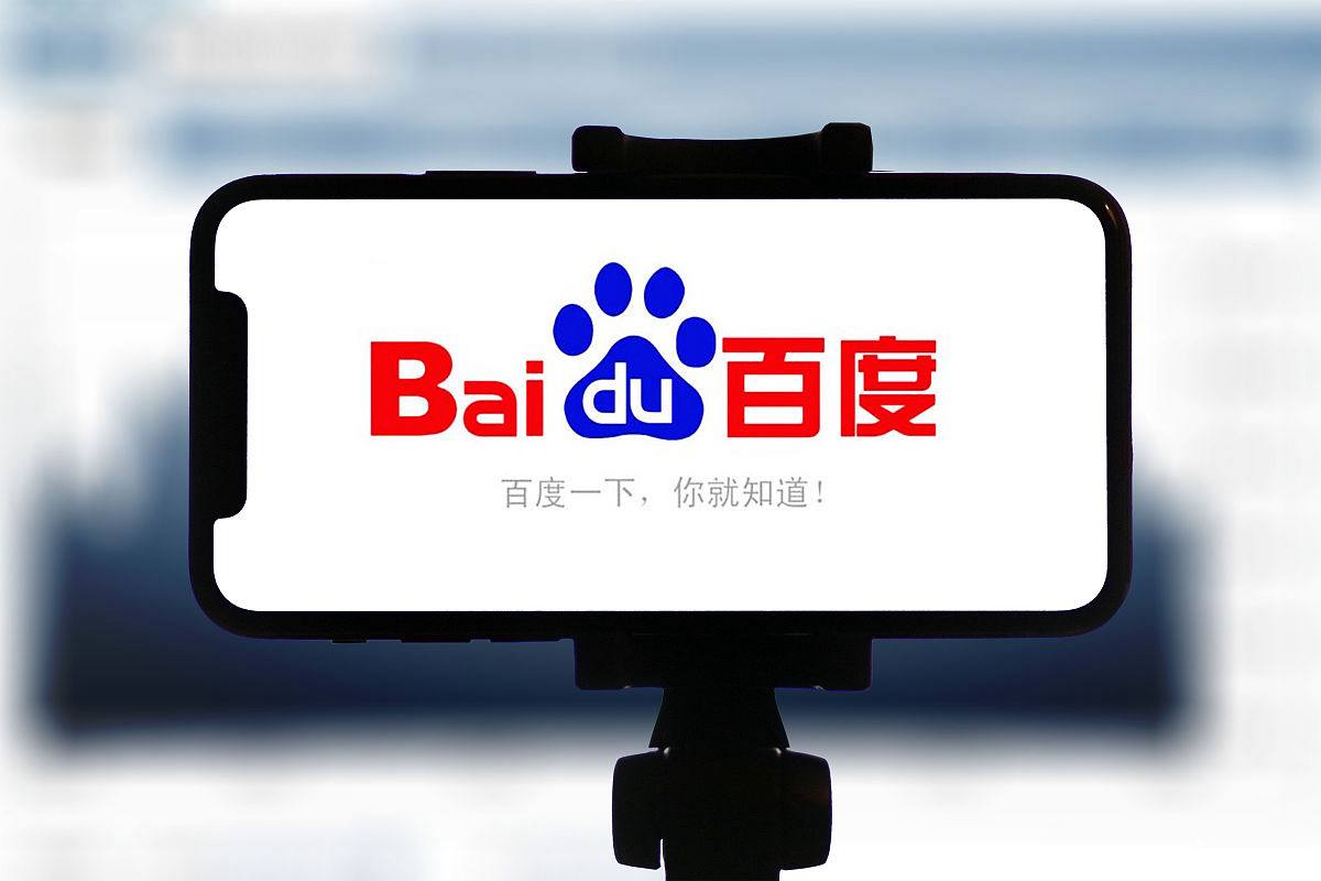 大众彩票App下载惠州街头多人爬行学狗叫